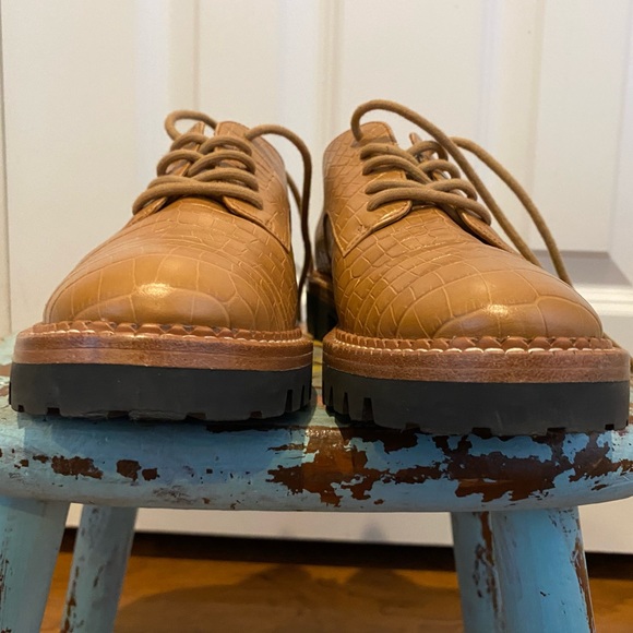 Vince Croc Camilla Lug Brogue Leather Camel Loafers in size 6 - Picture 12 of 16